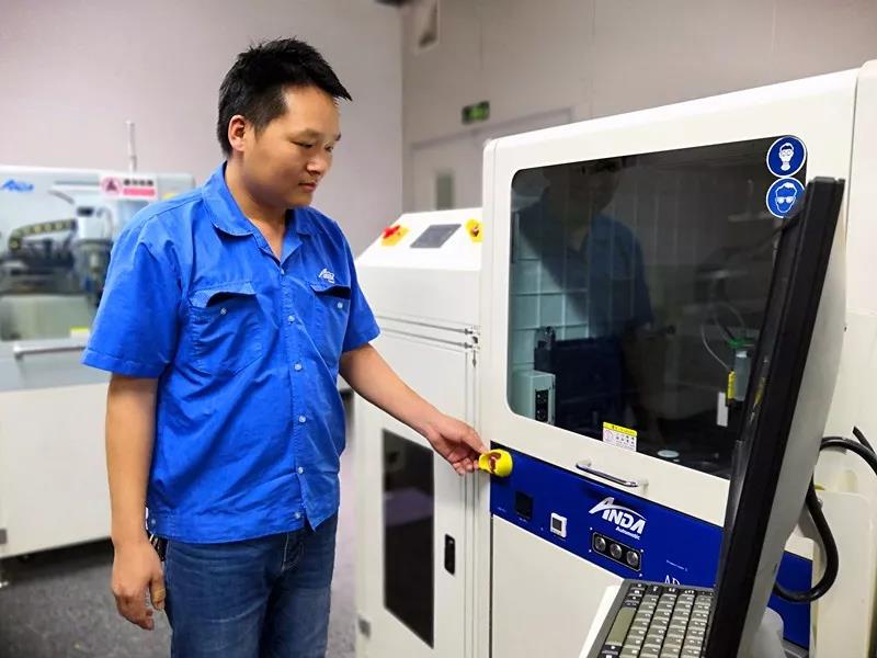 成品一次檢驗通過太難？他卻連續(xù)實現(xiàn)了3臺！