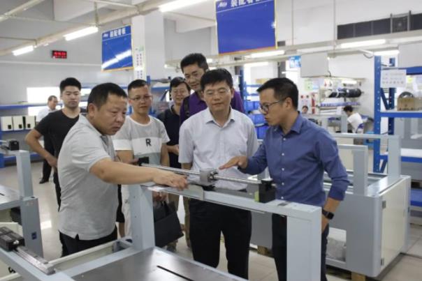 智能機器人與裝備制造”項目評審專家蒞臨我司指導交流